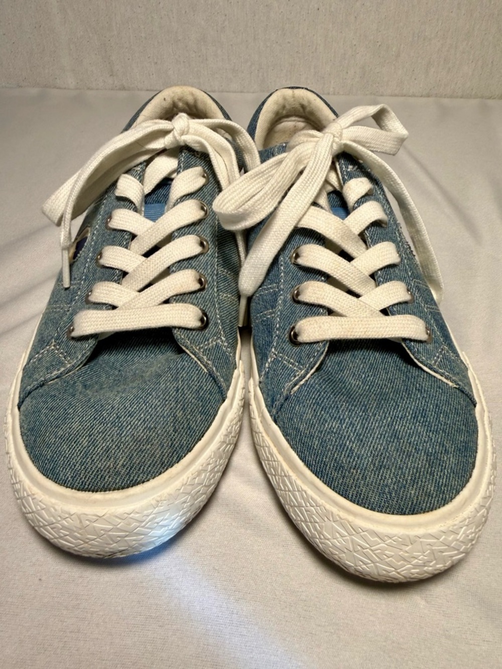 Airwalk women’s Denim Blue Sneakers with White Laces